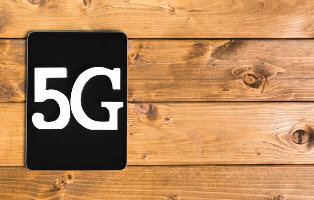 Jak technologia 5G zmienia sposób, w jaki korzystamy z telefonów?